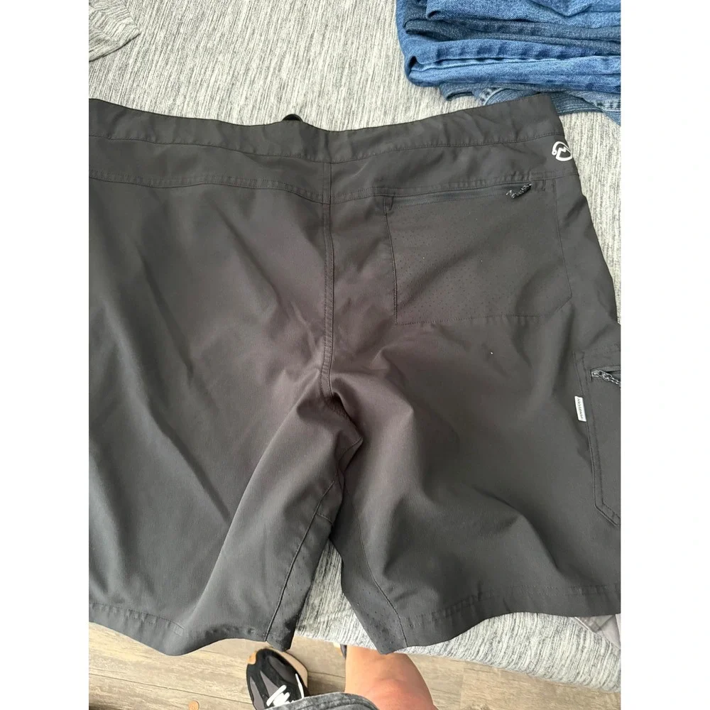 Magellan Outdoors Fish Gear Mens 2XL‎ Black Fishing Cargo Shorts Water Repellent